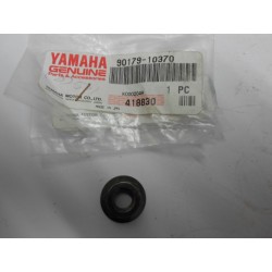 Ecrou cloche d'embrayage Yamaha Bws 100 / Neos 100 / Xv Z 1300 Td