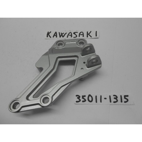 Pedana soporte de la estribera derecha delantera Kawasaki GPX R F1-F3 750 87-89